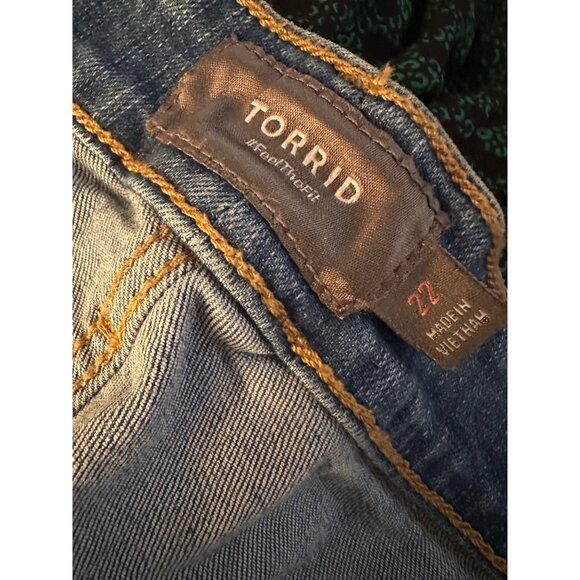 Torrid Maxi Denim Slit Front Skirt size 22 - Picture 4 of 5